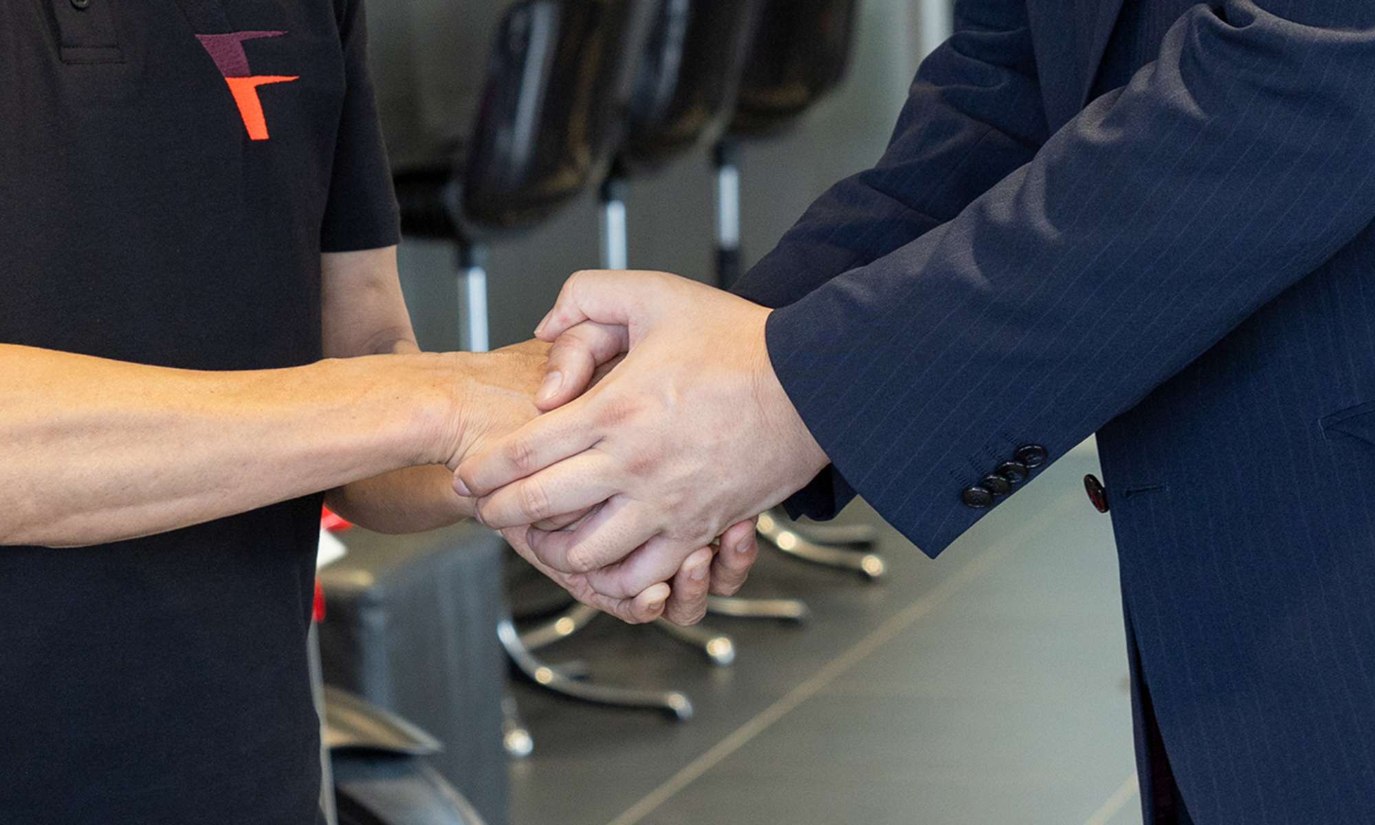 握手のイメージ写真